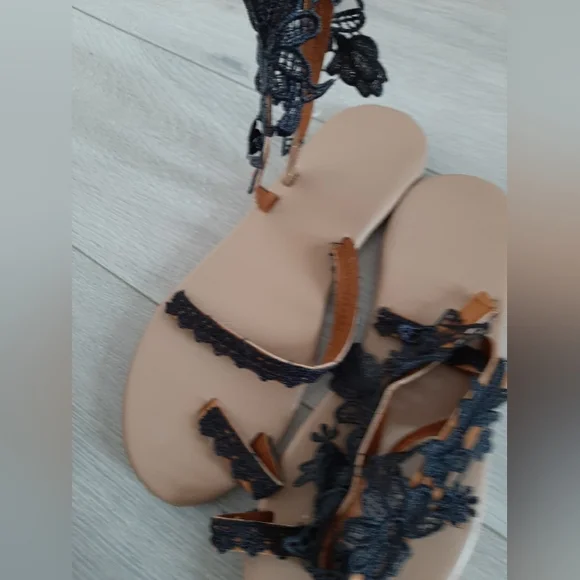 Sandals - Picture 2 of 4